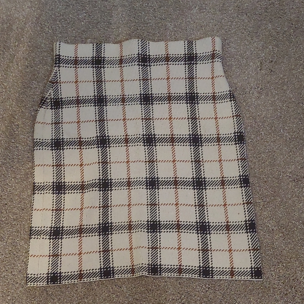 Ann Taylor Black and Cream Plaid Pencil Skirt